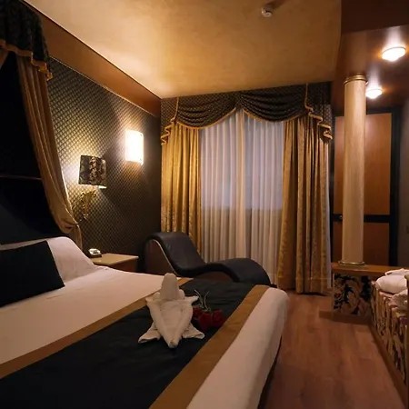 فندق Visconteo 4*